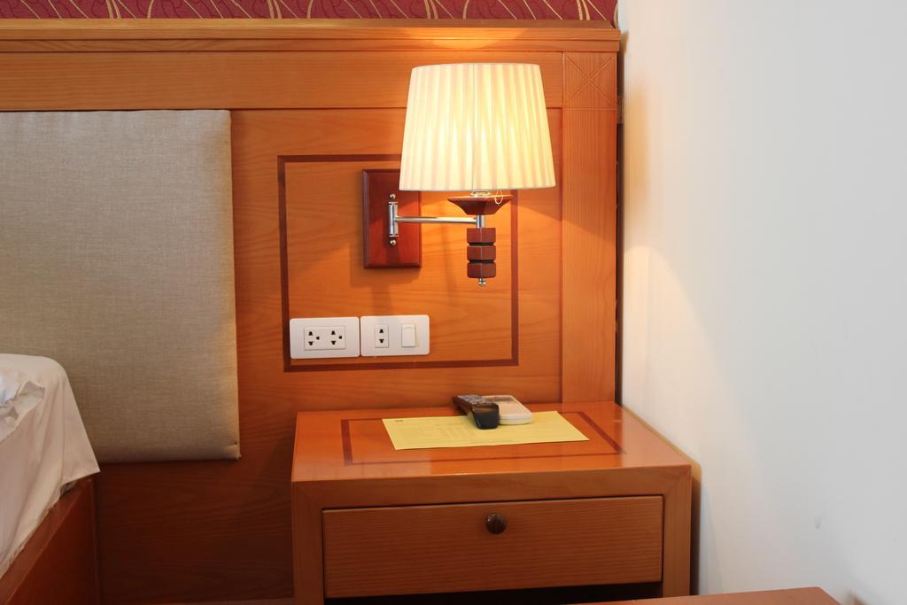 Hanoi Legacy Hotel - Hoan Kiem Екстер'єр фото